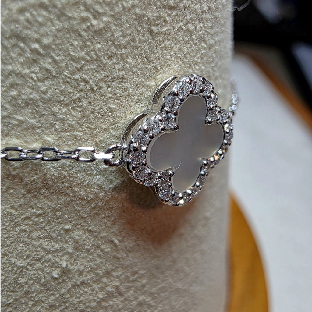 7+1" 0.44ctw Moissanite Mother of Pearl Clover Bracelet 925 Sterling Silver