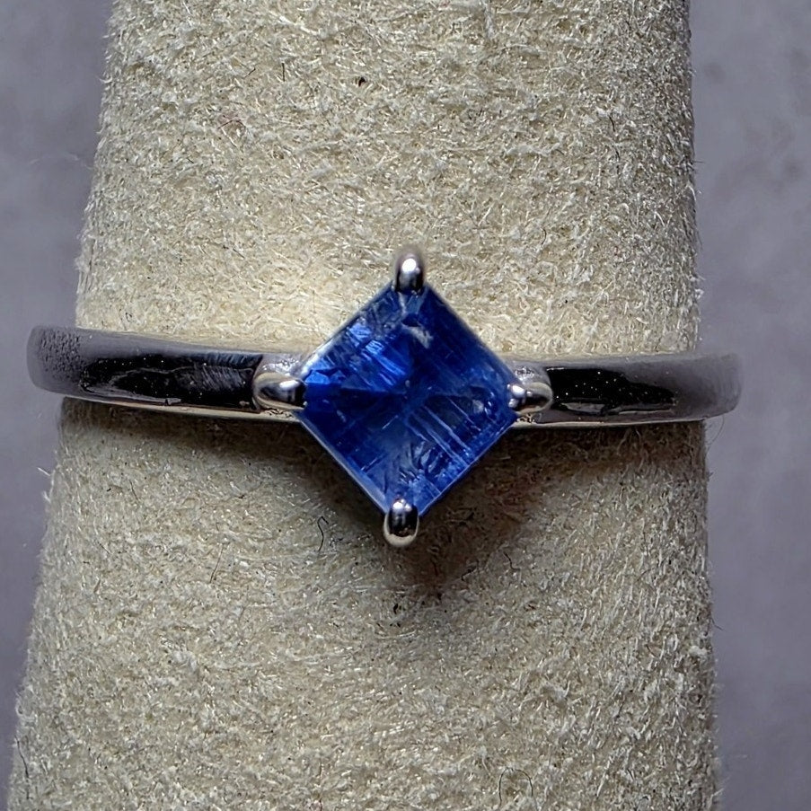 Size 6 Natural Kyanite Solitaire Ring Solid 925 Sterling Silver 2mm Band