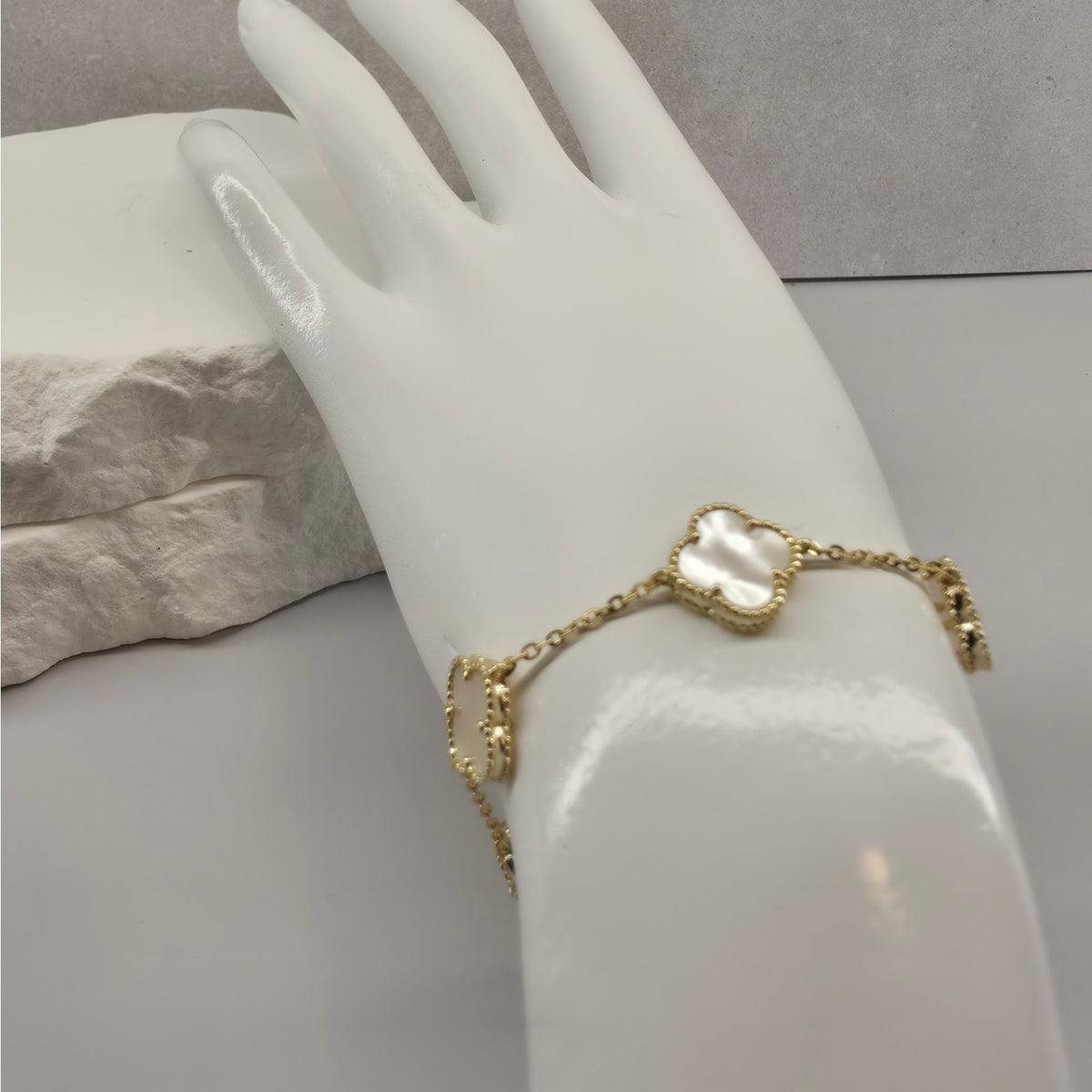 7+1" 12mm Mother of Pearl 5-Motif Clover Bracelet Gold Plated 925 Silver
