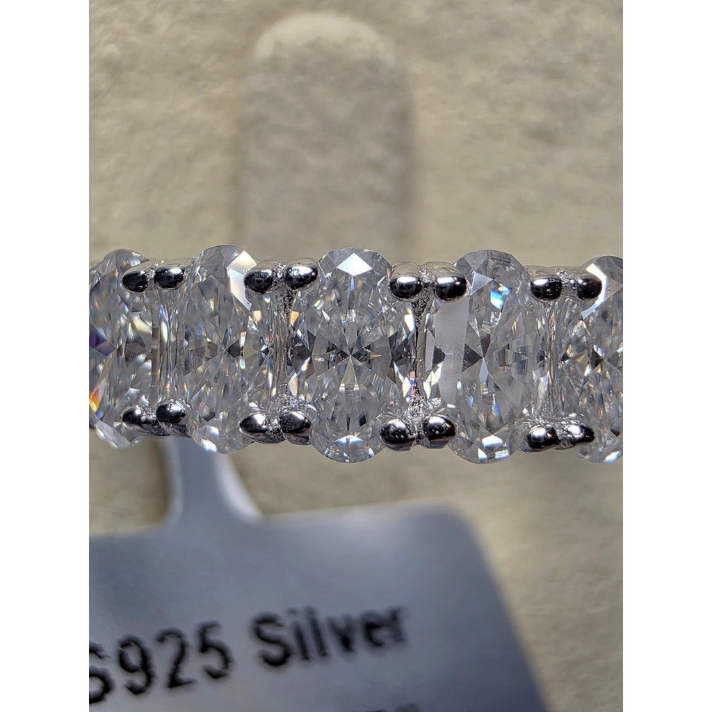 S7 2.16ctw Oval Moissanite Band