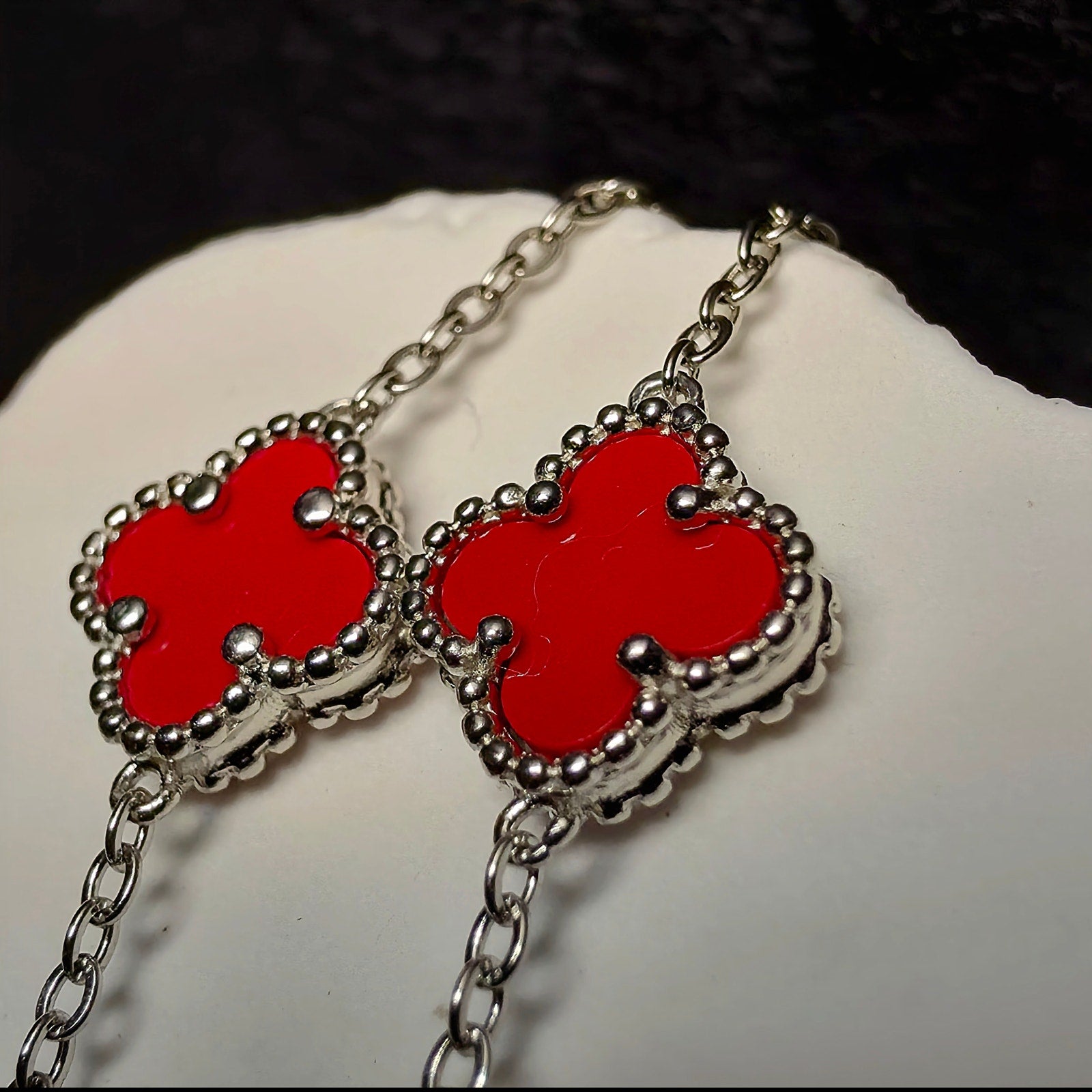 Red Carnelian Clover & Engraved Sunburst Station Bracelet in 925 Sterling Silver