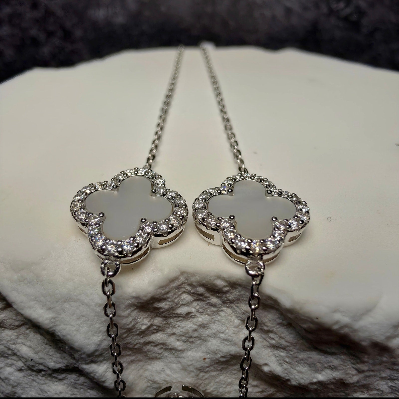 7+1" 0.44ctw Moissanite Mother of Pearl Clover Bracelet 925 Sterling Silver