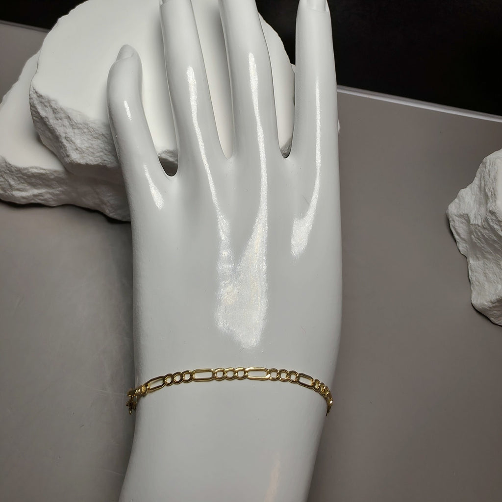 10K Yellow Gold 2.5mm Figaro Bracelet - 6 Inch