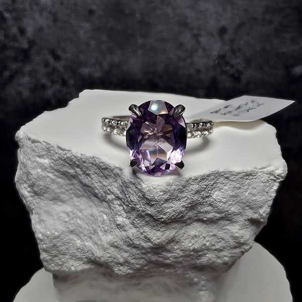 2.40 CT Oval Pink Amethyst Ring Size 6 Sterling Silver 925 White Topaz Accent