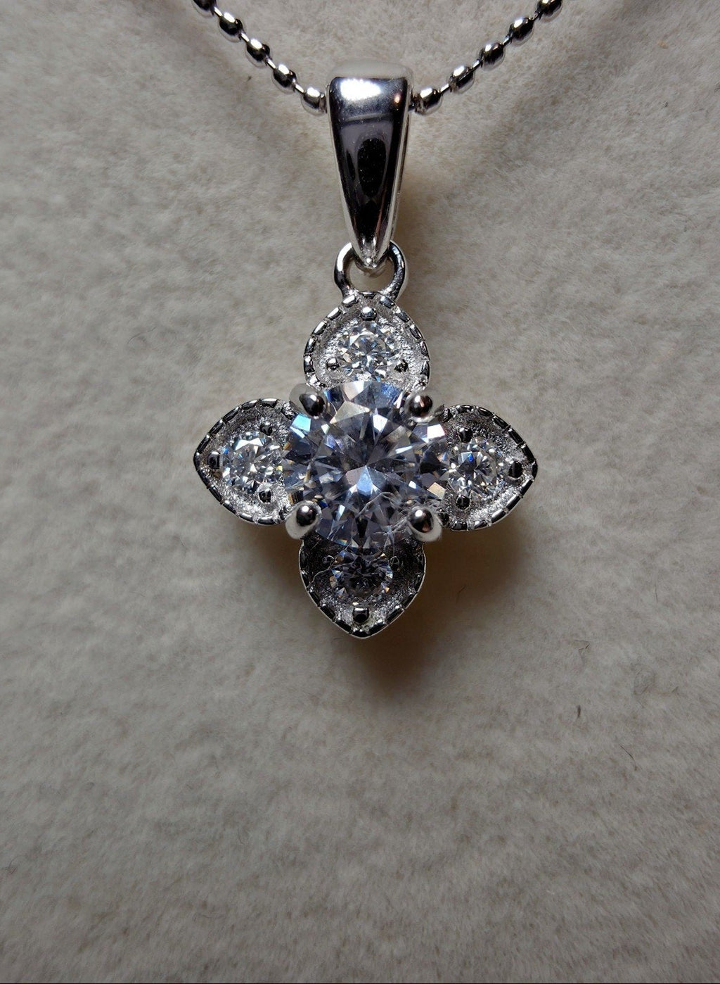 18" 0.65ctw Moissanite Clover Pendant w/Beaded Necklace 925 Sterling Silver