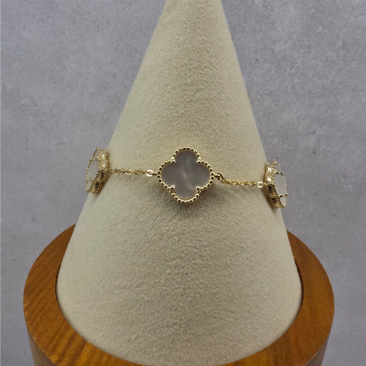 7+1" 12mm Mother of Pearl 5-Motif Clover Bracelet Gold Plated 925 Silver