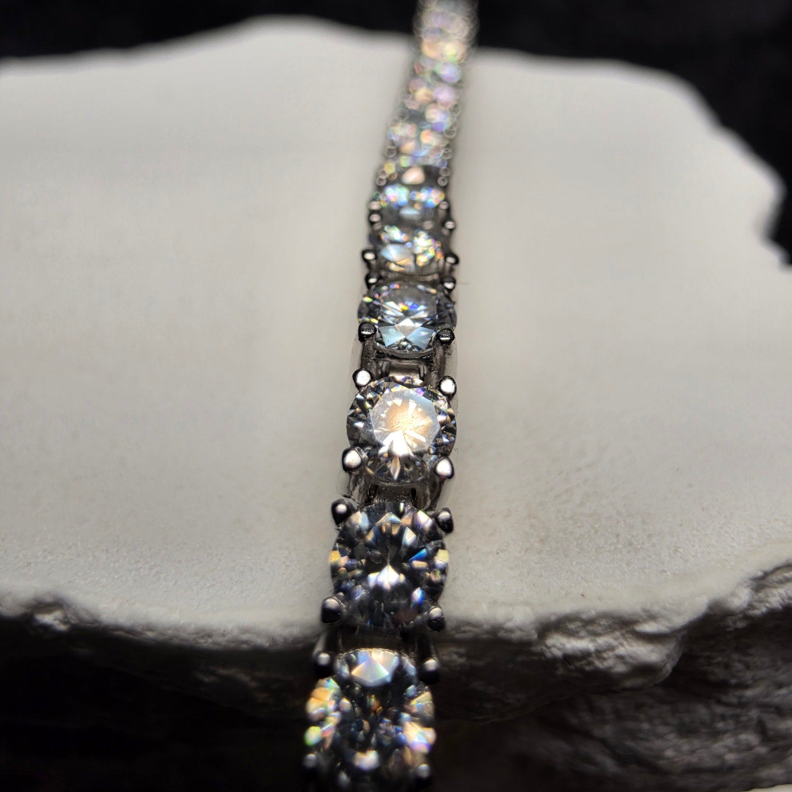 5.68 CTTW Round Brilliant Moissanite Tennis Bracelet 925 Silver 8" 3mm GRA
