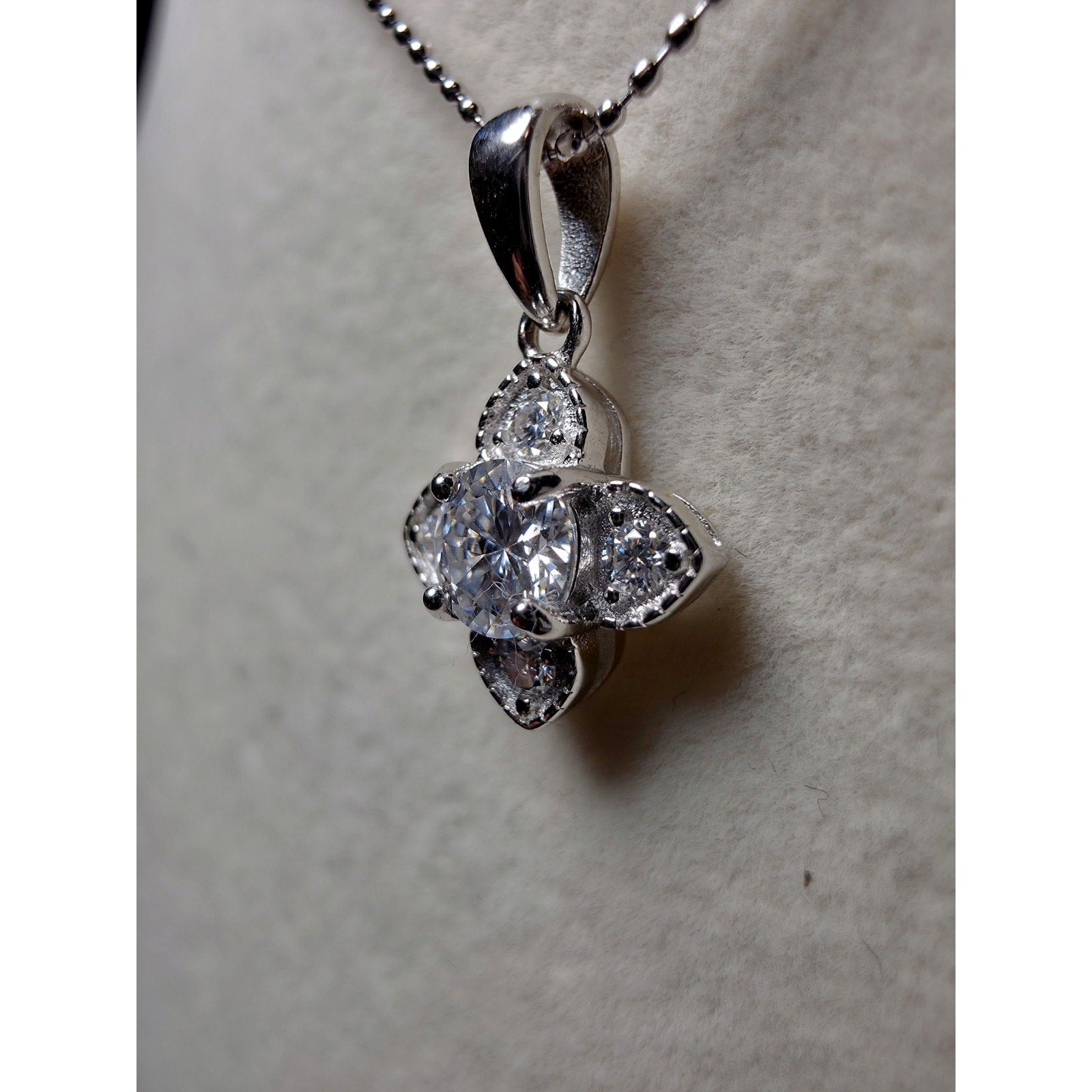 18" 0.65ctw Moissanite Clover Pendant w/Beaded Necklace 925 Sterling Silver