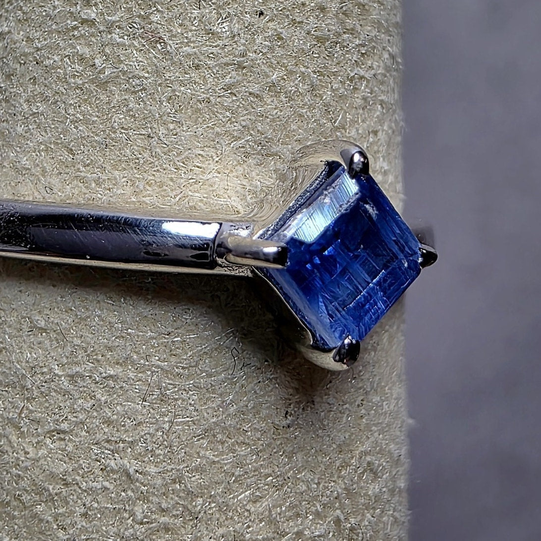 Size 6 Natural Kyanite Solitaire Ring Solid 925 Sterling Silver 2mm Band