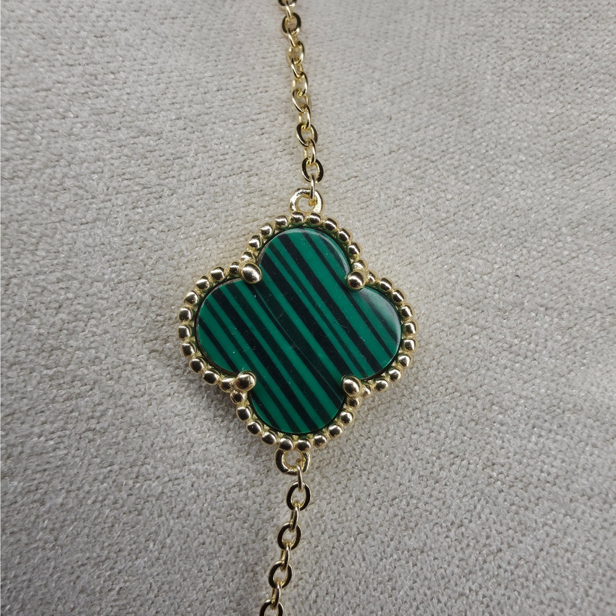 14.2mm Malachite 5-Motif Clover Necklace Gold Plated 925 Silver