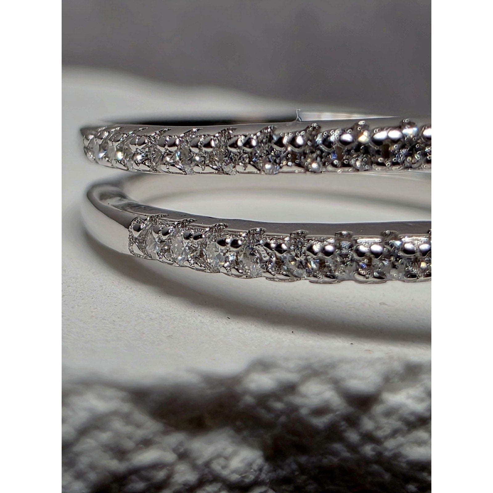 S6 0.23ctw Moissanite Spiral Half Eternity Band 925 Sterling Silver