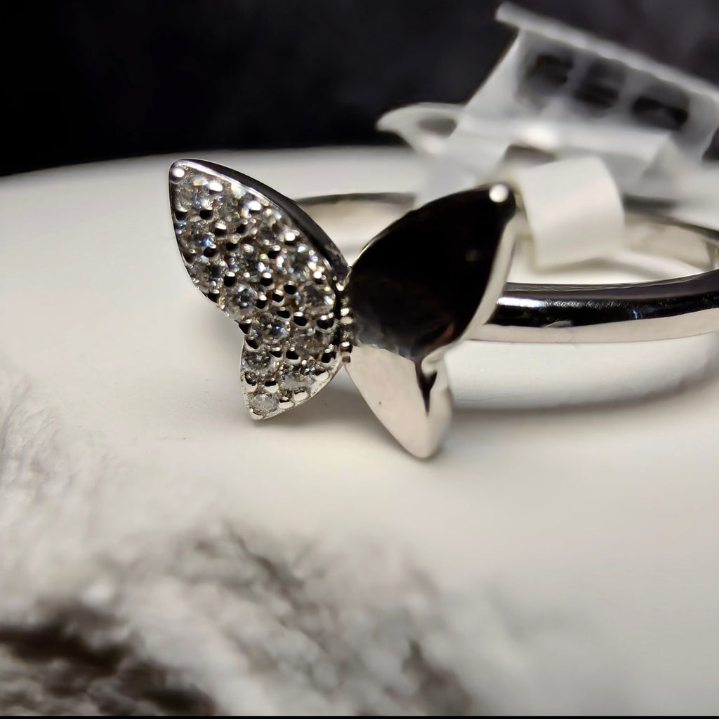 925 Sterling Silver Pavé Moissanite Butterfly Ring – Size 8 (1.00 CTW)