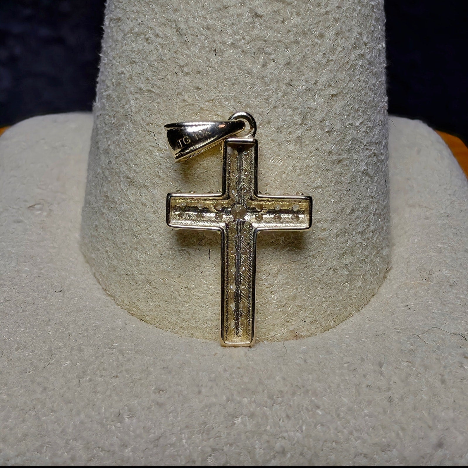 10K Yellow Gold Dainty Pavé Cross Pendant, Charm (0.40g)