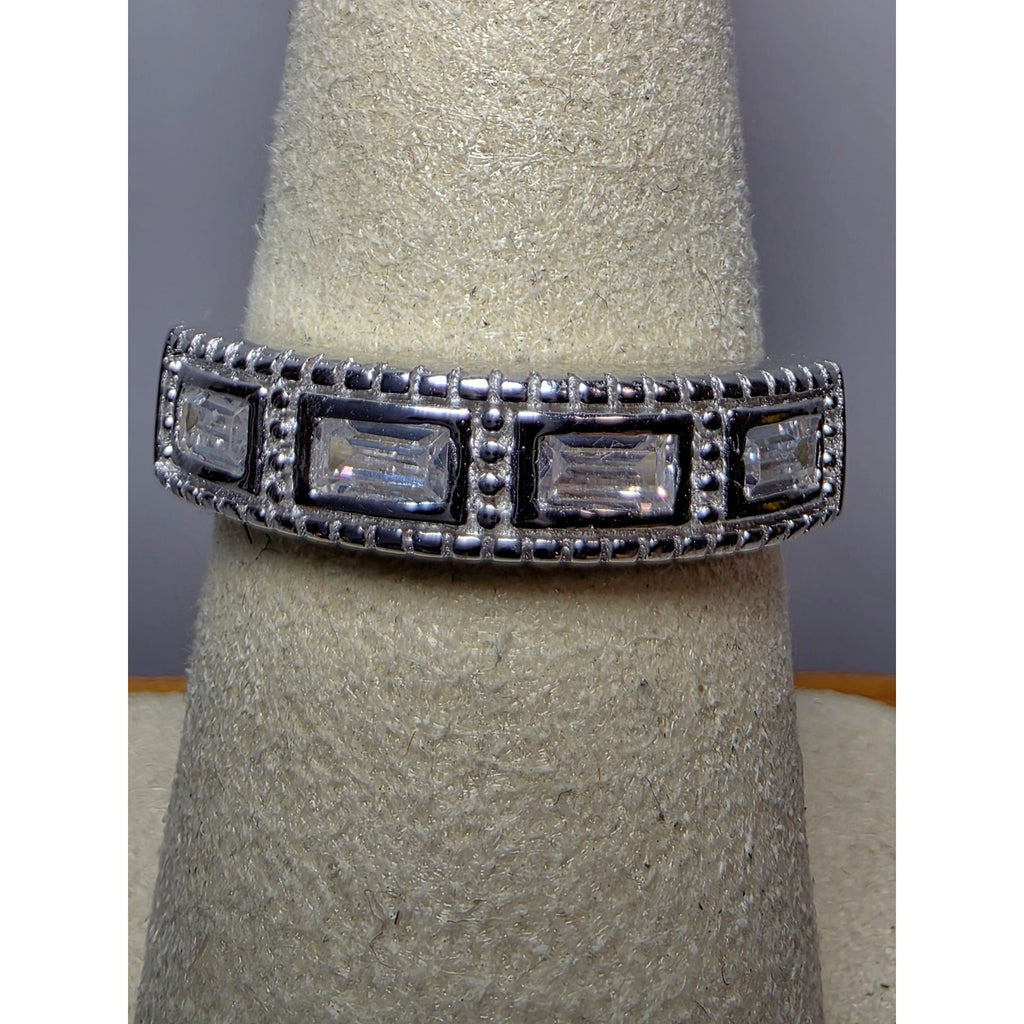 S7.5 CZ Baguettes and Moissanite Band