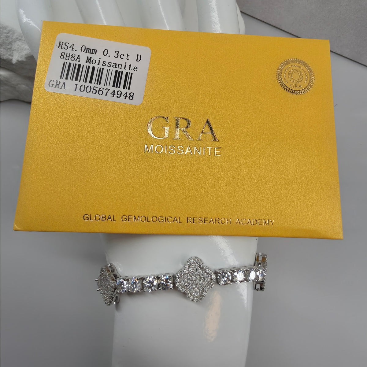 7" 4mm 8.70ctw Moissanite Clover Tennis Bracelet 925 Silver Box Lock GRA