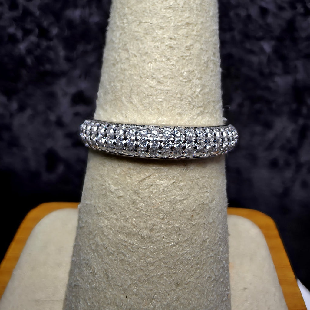 0.89 CTW Moissanite Pavé Band Ring in 925 Sterling Silver – Size 7