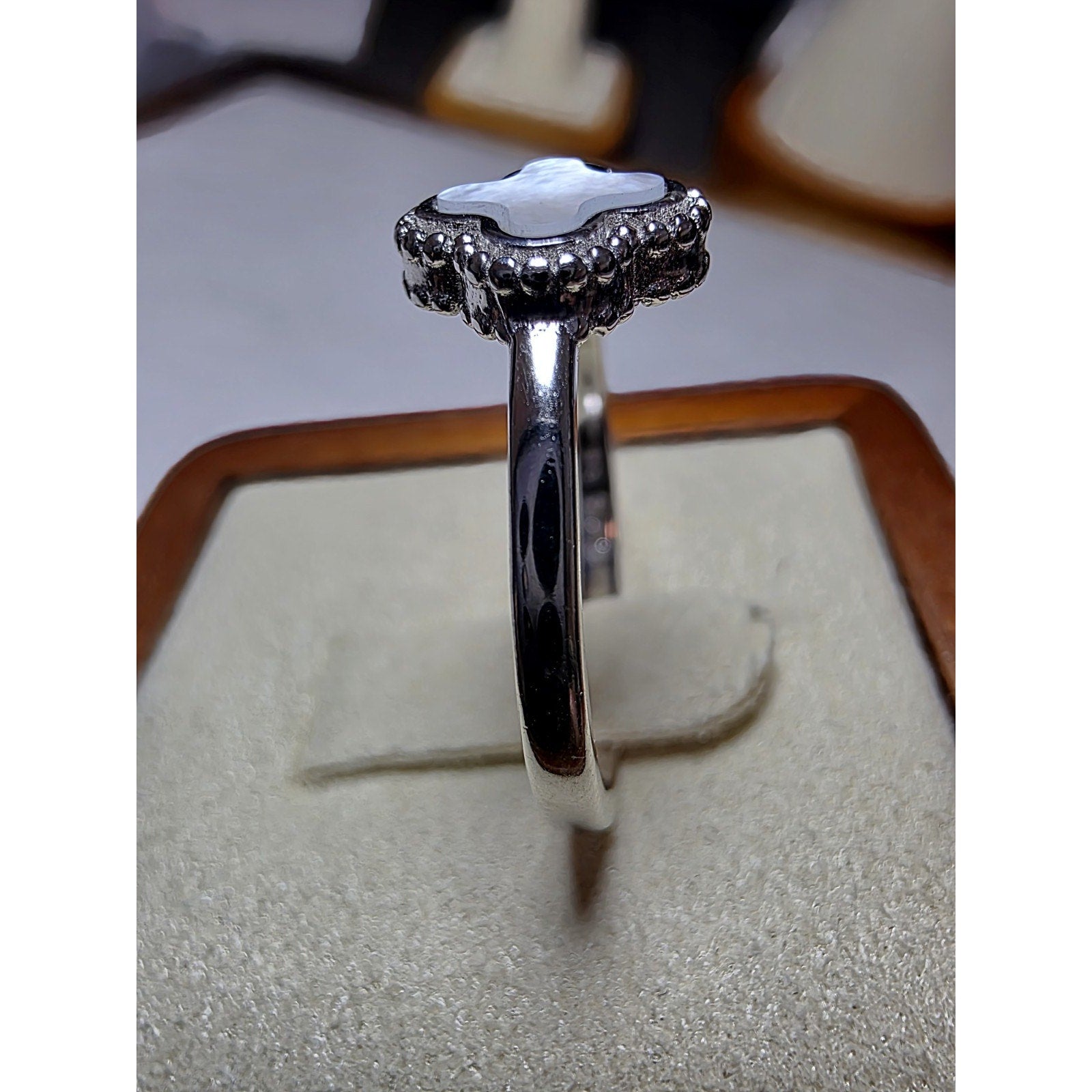 S9 White MOP Clover Ring 2mm 925 Sterling Silver Stamped