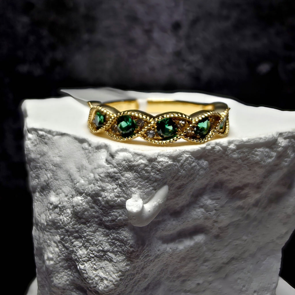 Genuine Emerald & White Sapphire Milgrain Infinity Wave Ring Size 7