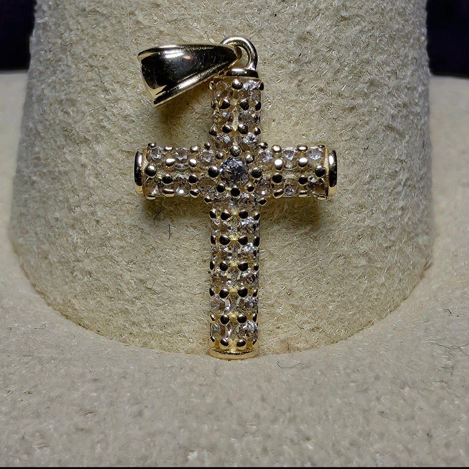10K Yellow Gold Dainty Pavé Cross Pendant, Charm (0.40g)