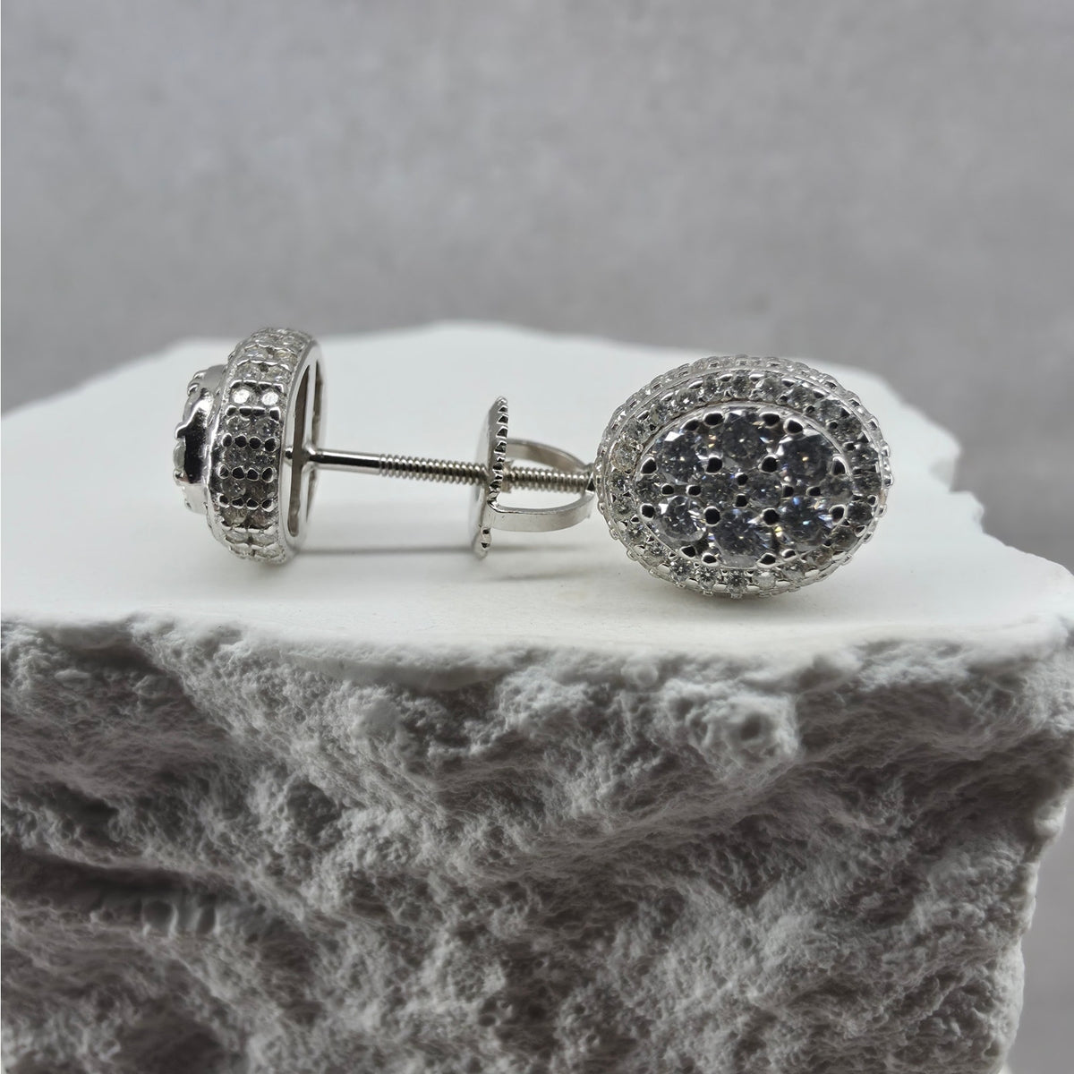 8.6mm 1.6ctw Moissanite Cluster Halo Stud Earrings 925 Silver Screwbacks VVS