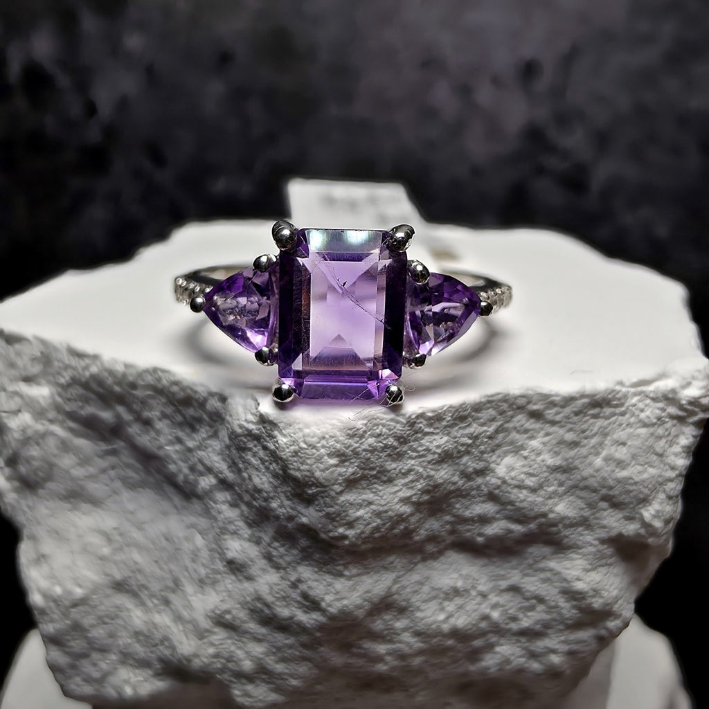 1.67ctw Natural Amethyst & White Topaz Ring – 925 Sterling Silver (Size 7)