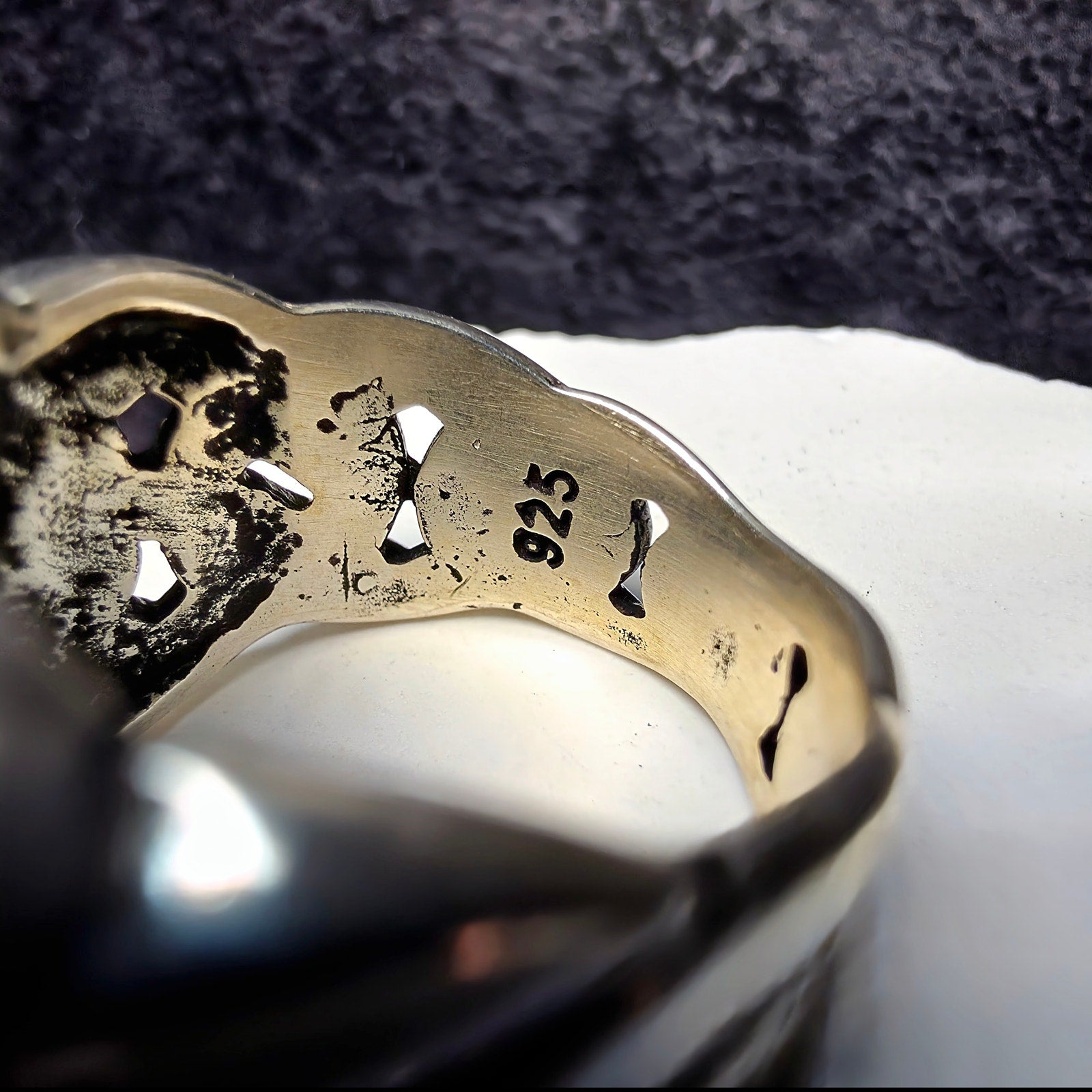 Solid 925 Sterling Silver Black Onyx Cuban Link Men's Ring - Size 8 (11.64g)