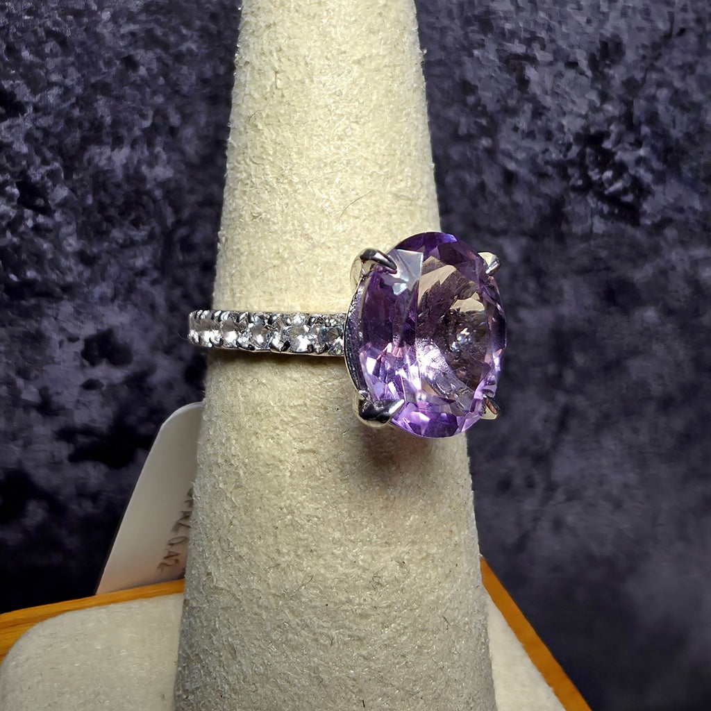 2.40 CT Oval Pink Amethyst Ring Size 6 Sterling Silver 925 White Topaz Accent