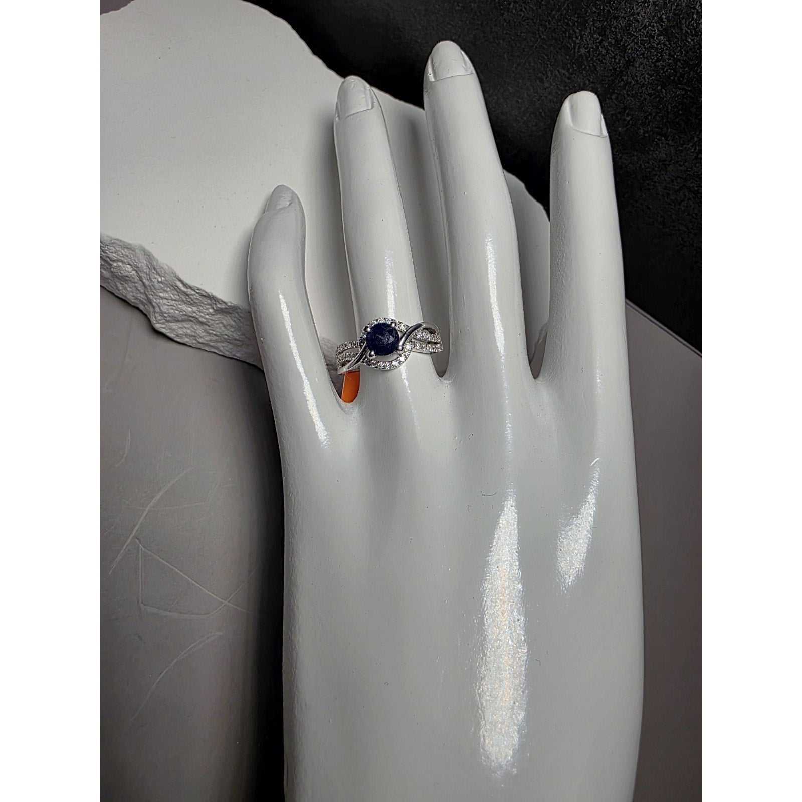 S7 1.33ct Round Natural Sapphire & Moissanite Ring w/GGL Certificate