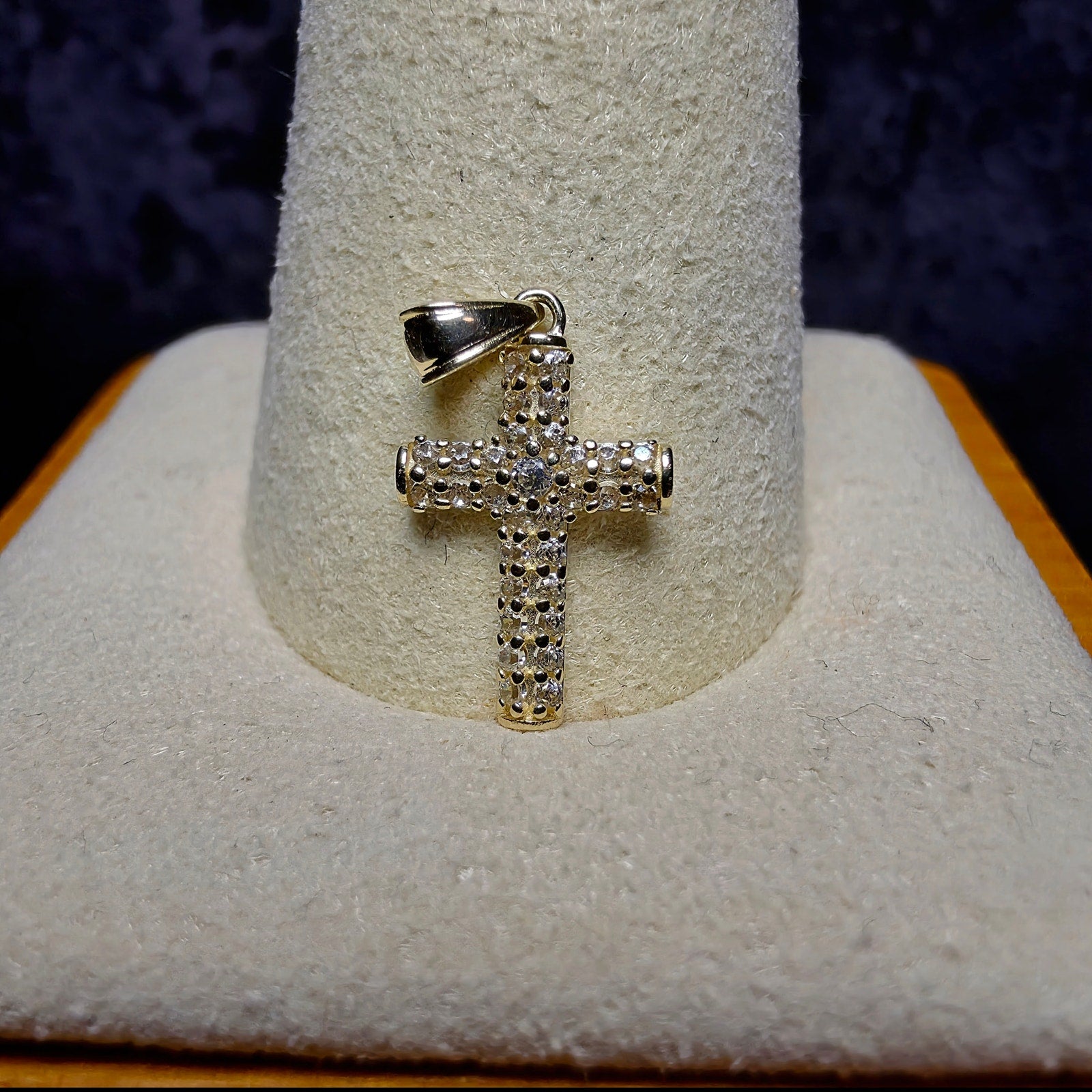 10K Yellow Gold Dainty Pavé Cross Pendant, Charm (0.40g)