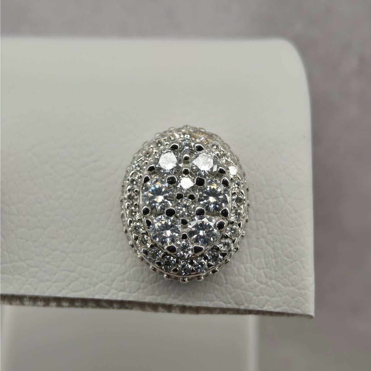 8.6mm 1.6ctw Moissanite Cluster Halo Stud Earrings 925 Silver Screwbacks VVS