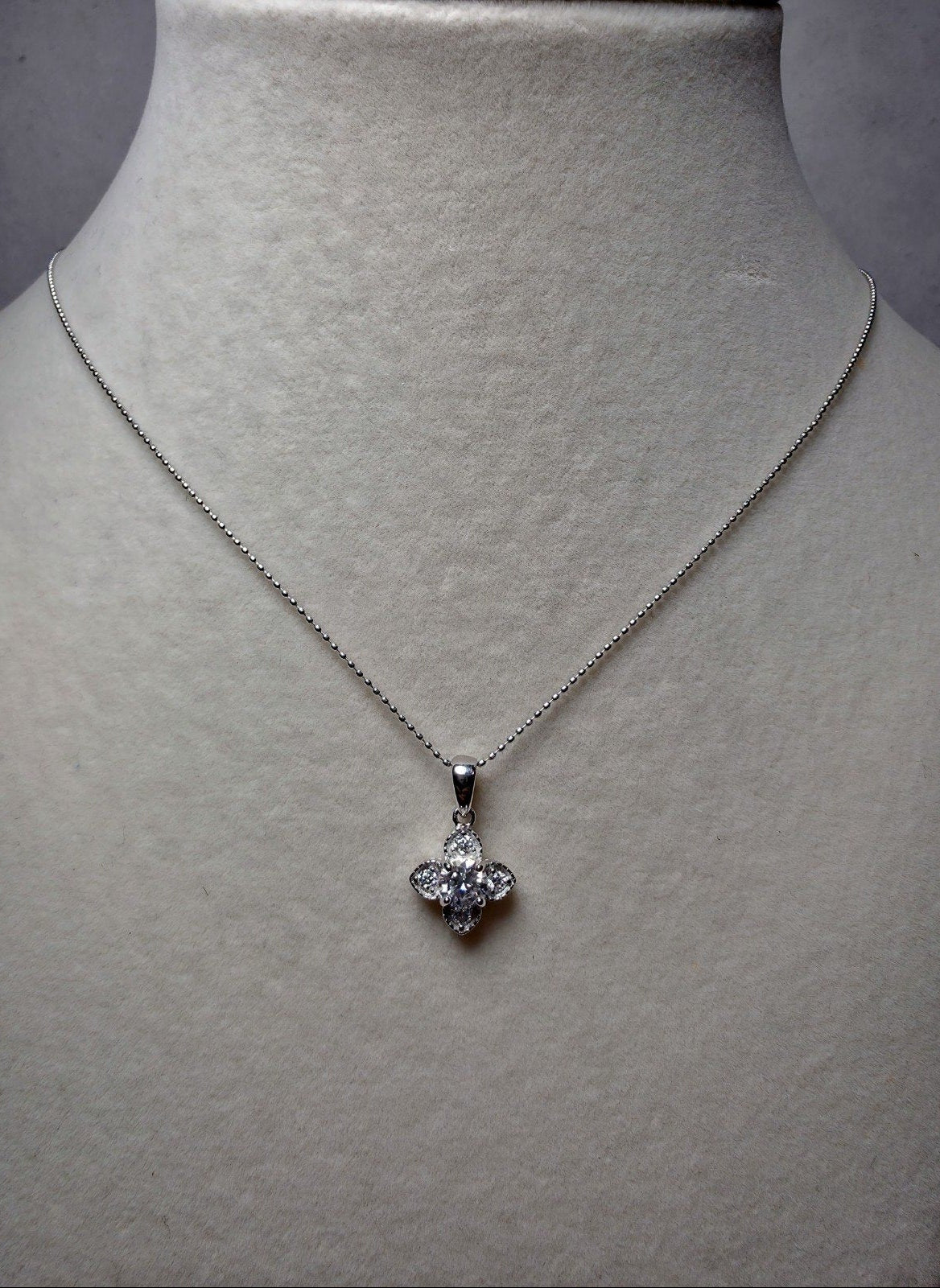 18" 0.65ctw Moissanite Clover Pendant w/Beaded Necklace 925 Sterling Silver