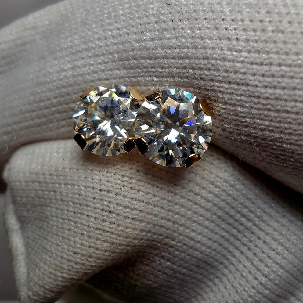 14K Solid Yellow Gold 5mm 0.90ctw Round Moissanite Stud Earrings GRA Certified