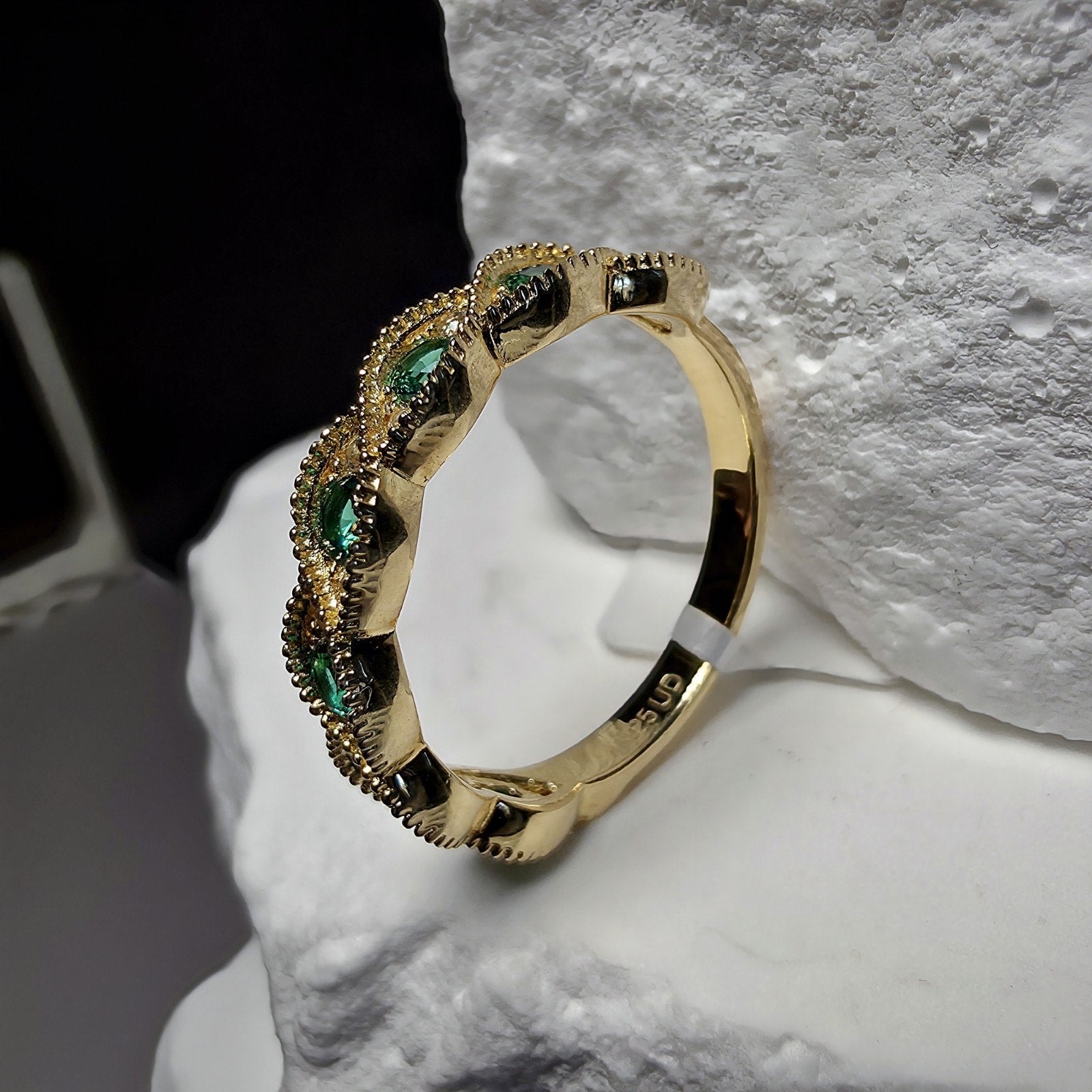 Genuine Emerald & White Sapphire Milgrain Infinity Wave Ring Size 7