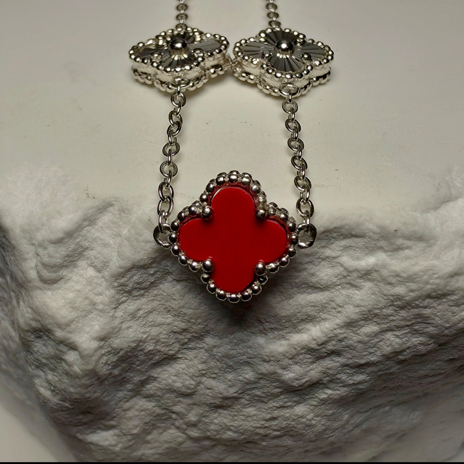 Red Carnelian Clover & Engraved Sunburst Station Bracelet in 925 Sterling Silver