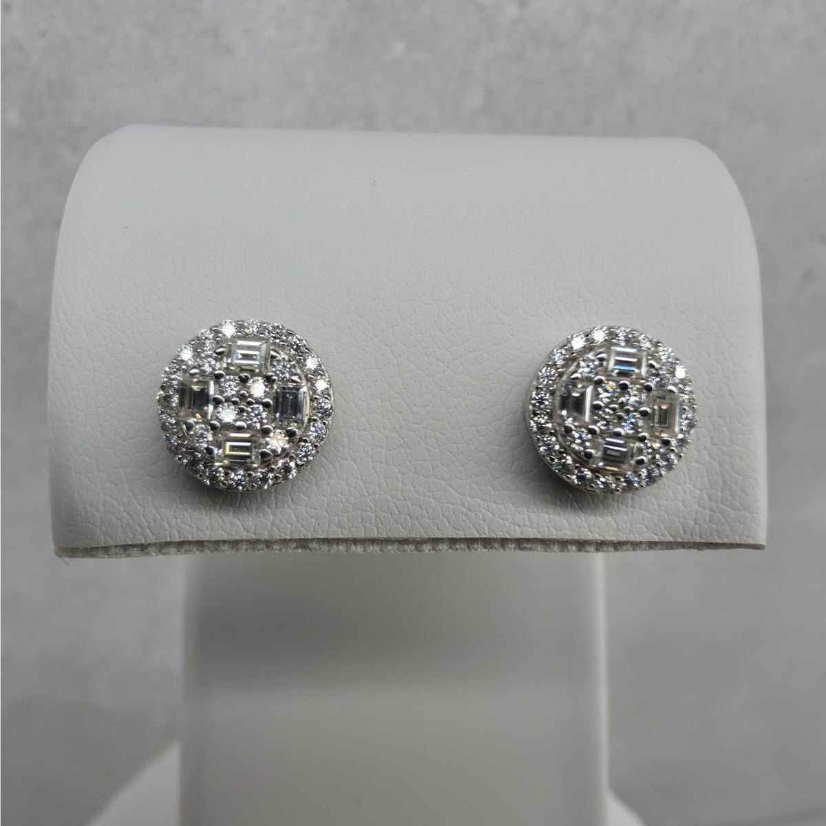 8.3mm 0.93ctw Moissanite Baguette Stud Earrings 925 Silver Screw Back w/ GRA