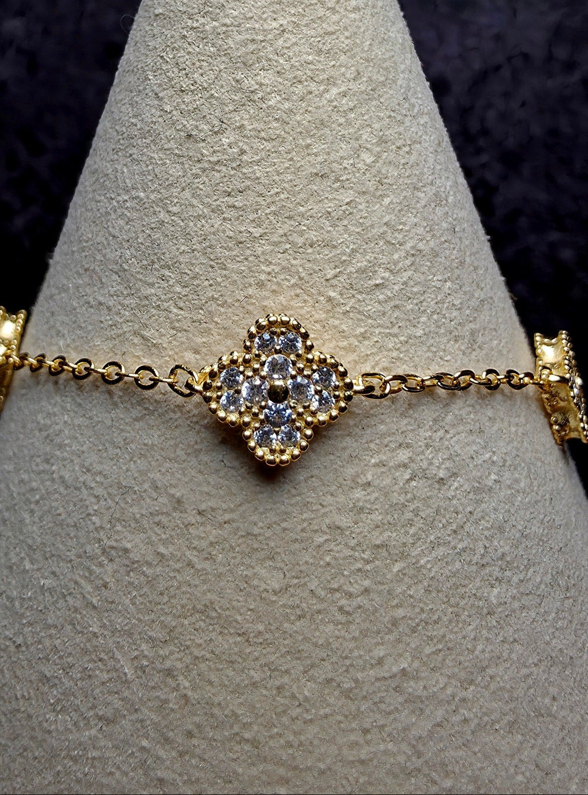 7+1" Gold Cluster 5-Clover Bracelet Adjustable