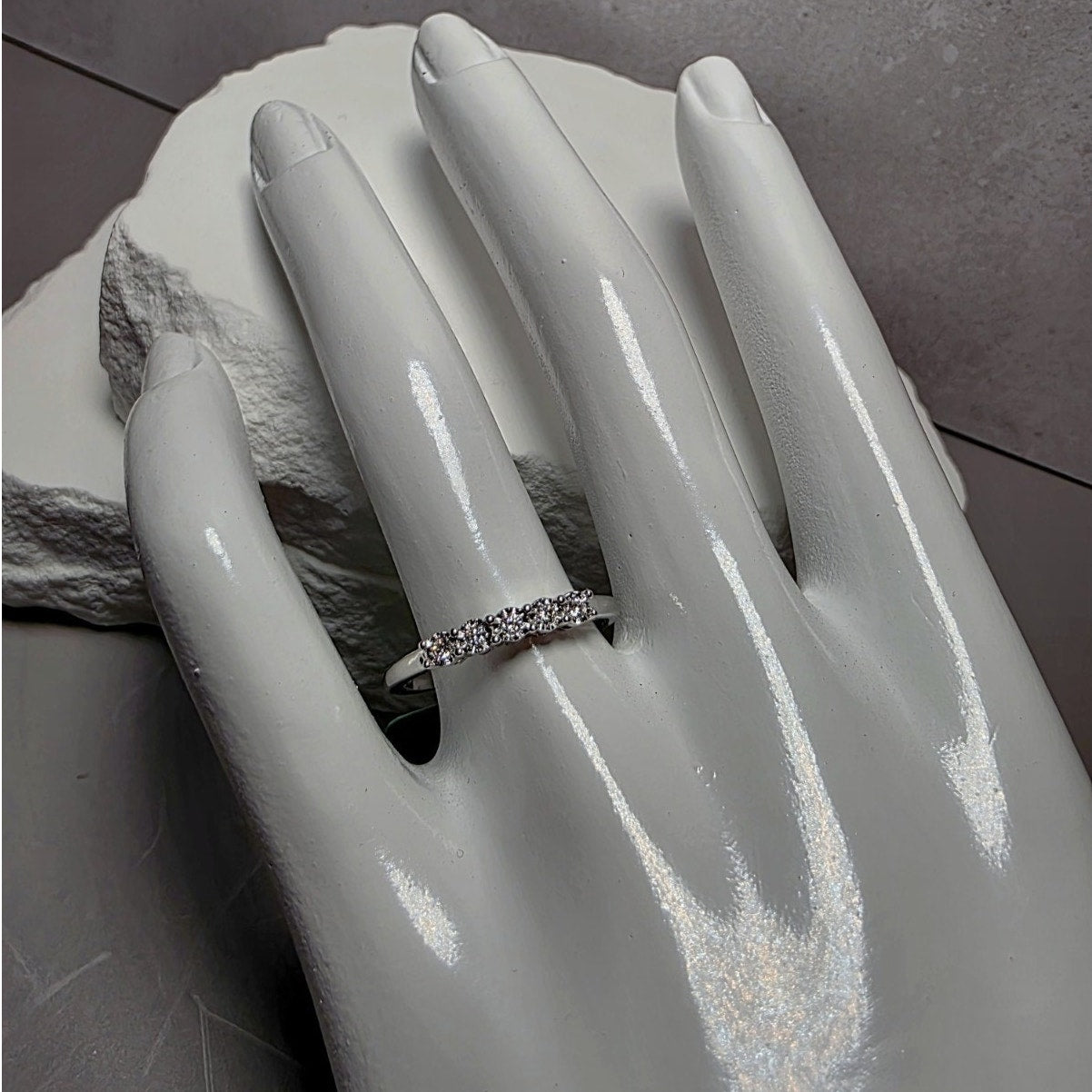 Size 8 Lab-Created Diamond 0.10ctw Half Eternity Ring 925 Silver