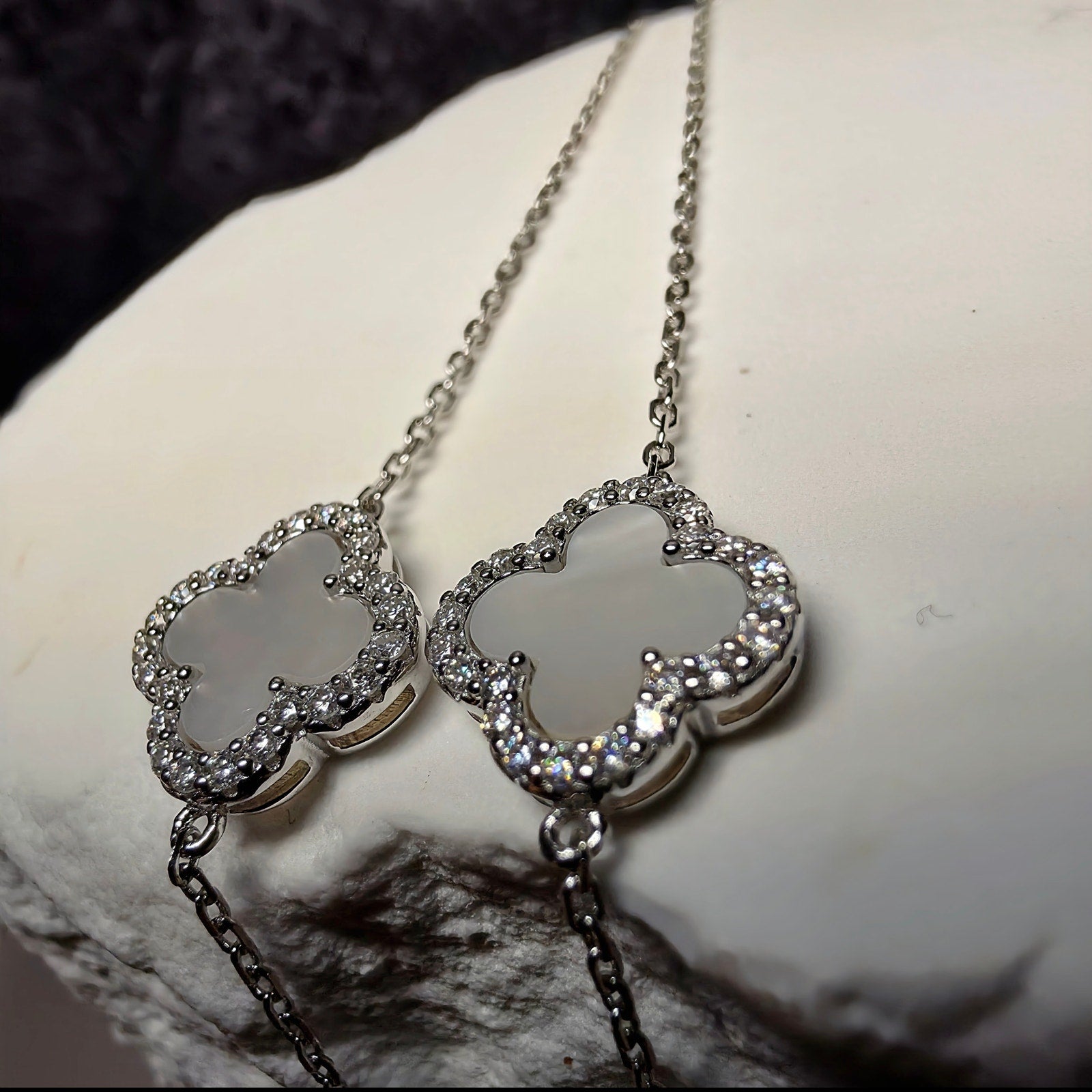 7+1" 0.44ctw Moissanite Mother of Pearl Clover Bracelet 925 Sterling Silver