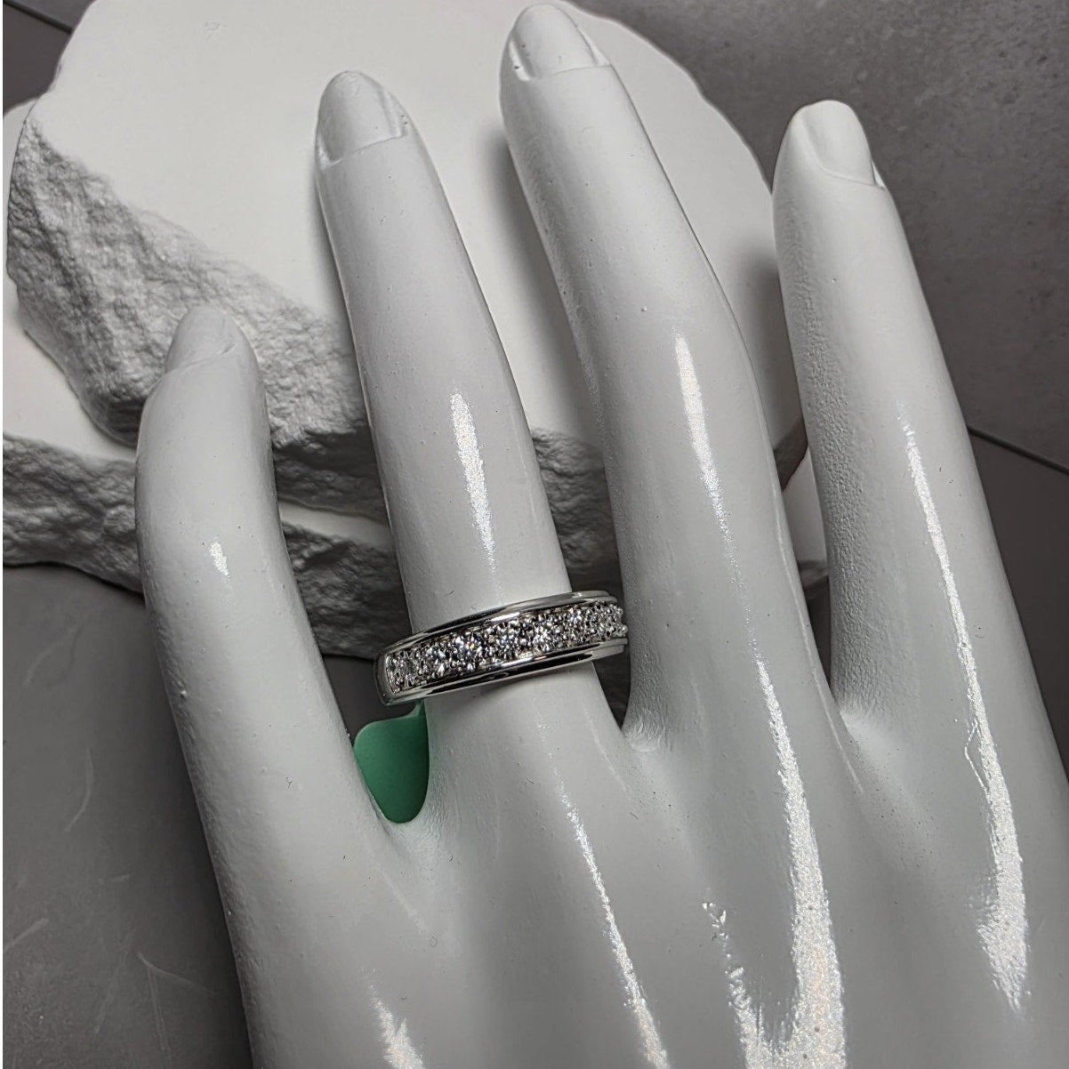 Size 7 Lab-Created Diamond 0.25ctw Half Eternity Chanel Set Band 925 Silver